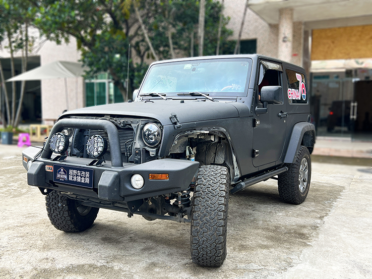 JEEP牧马人改装，整车定制喷涂香港和宝典宝典资料大全网站装甲